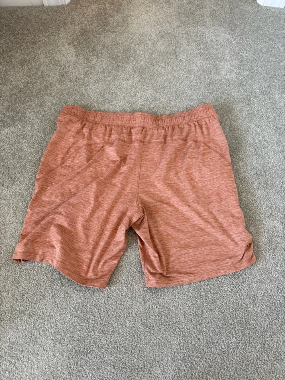 All In Motion Men’s Performance Heathered Rust Shorts - Picture 3 of 5